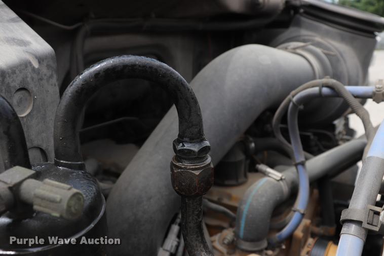 image for item DQ9497 2002 Sterling L7500 truck chassis