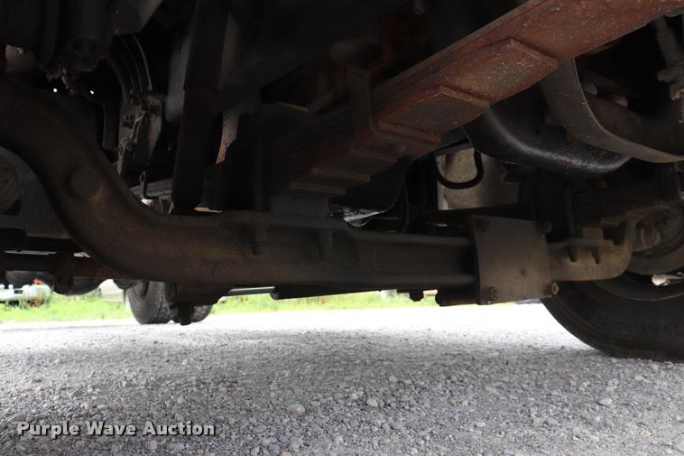 image for item DQ9497 2002 Sterling L7500 truck chassis