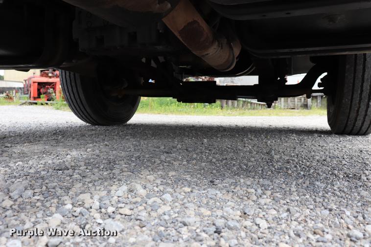 image for item DQ9497 2002 Sterling L7500 truck chassis