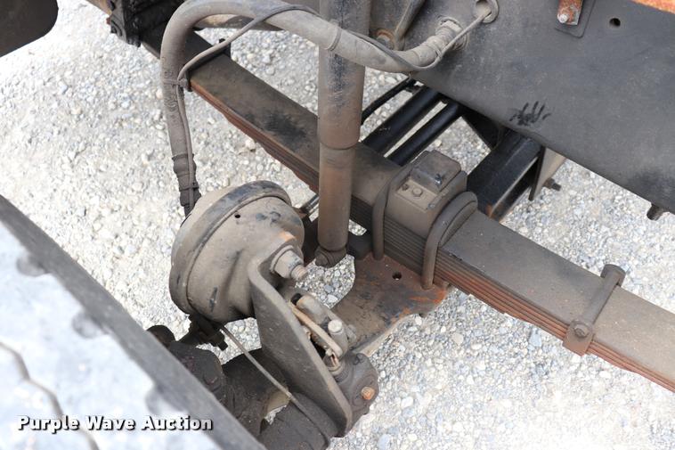 image for item DQ9498 2004 Sterling L7500 truck chassis