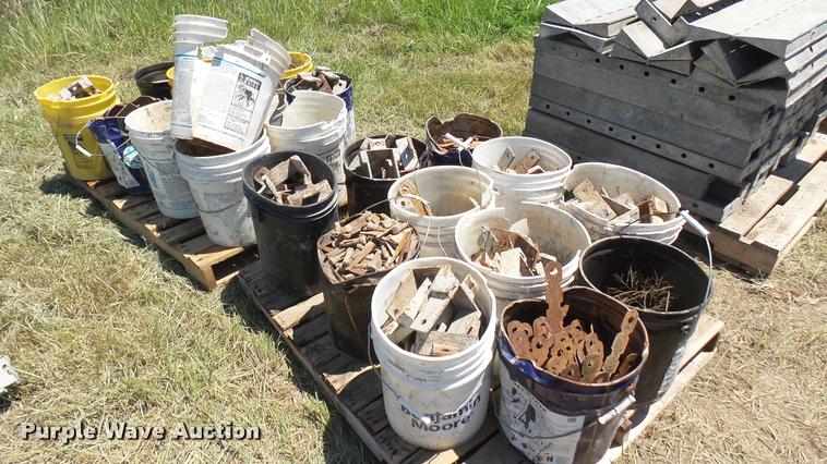 image for item DR9672 Wall-Ties concrete forms