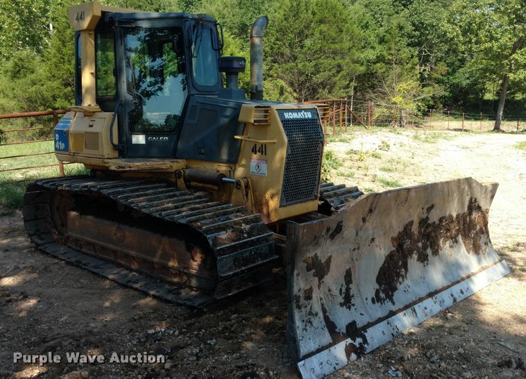 image for item G1223 2003 Komatsu D41P-6 dozer