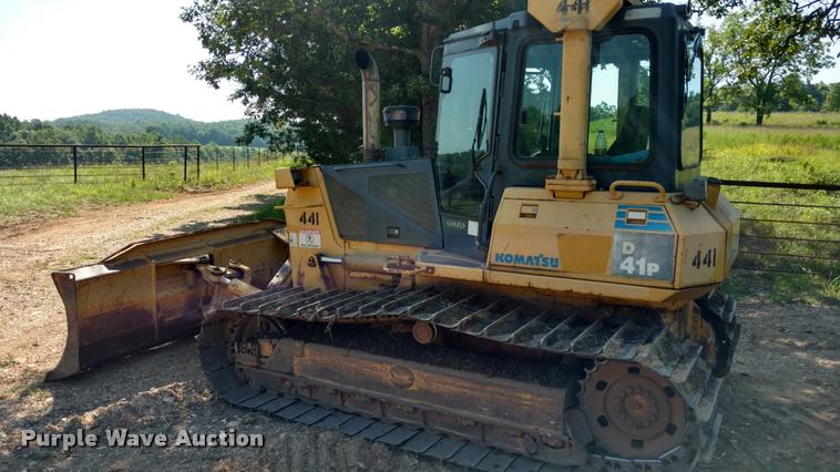 image for item G1223 2003 Komatsu D41P-6 dozer