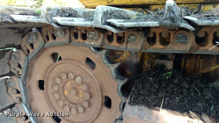 image for item G1223 2003 Komatsu D41P-6 dozer