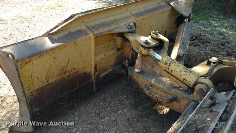 image for item G1223 2003 Komatsu D41P-6 dozer