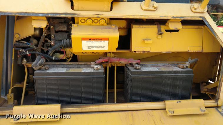 image for item G1223 2003 Komatsu D41P-6 dozer