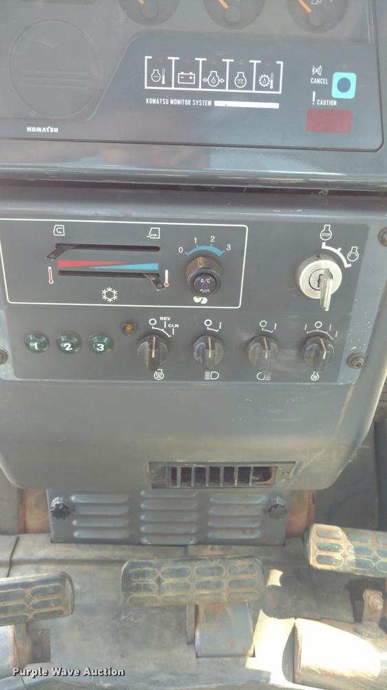 image for item G1223 2003 Komatsu D41P-6 dozer