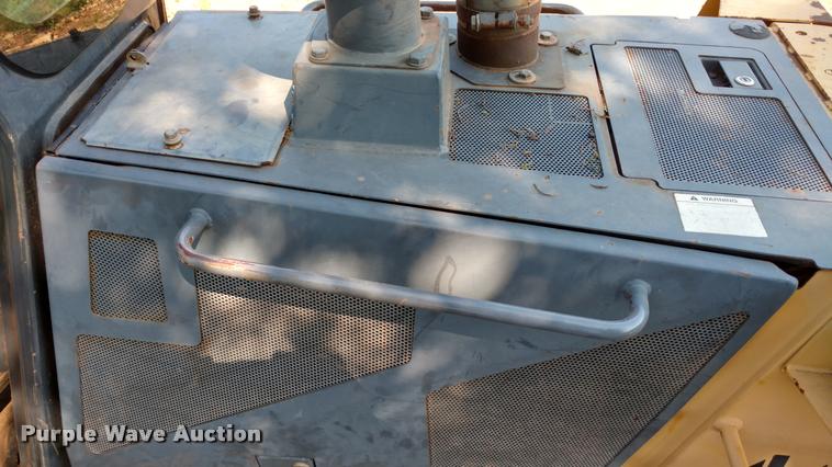 image for item G1223 2003 Komatsu D41P-6 dozer