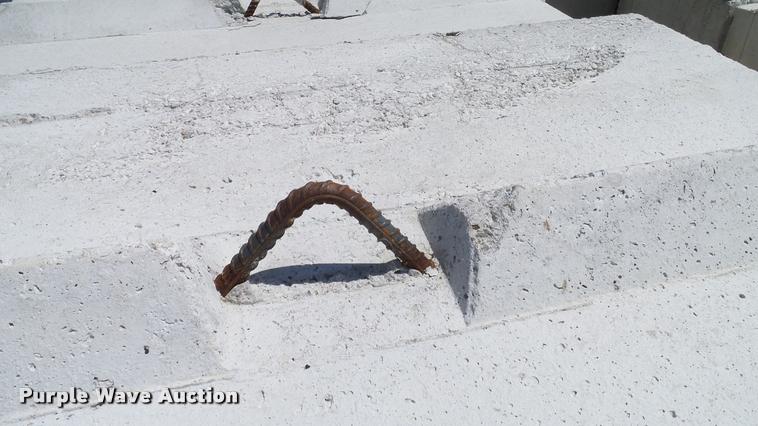 image for item G1242 (12) concrete blocks