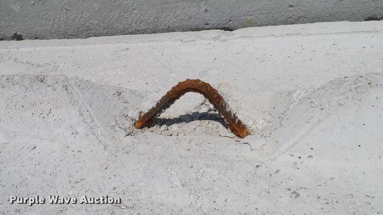 image for item G1247 (10) concrete blocks