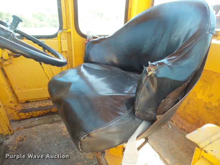 image for item G1257 International H65C Wheel loader