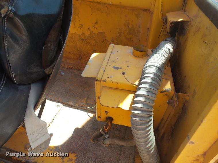 image for item G1257 International H65C Wheel loader