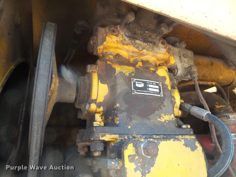 image for item G1257 International H65C Wheel loader