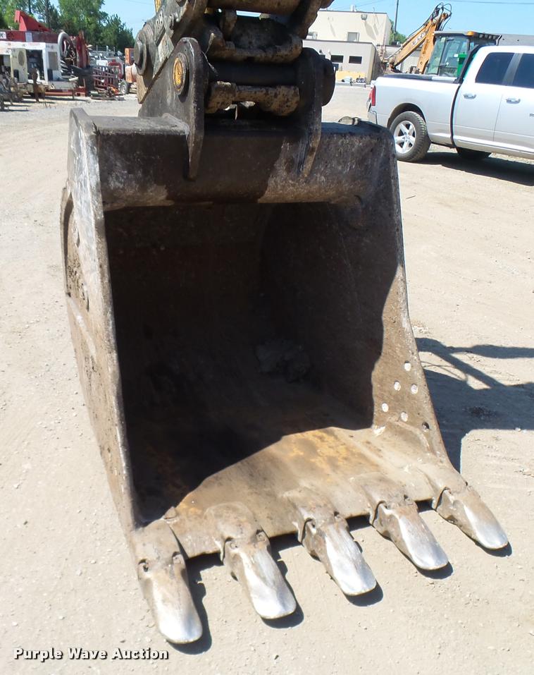 image for item K1848 2005 Komatsu 300LC-7L excavator