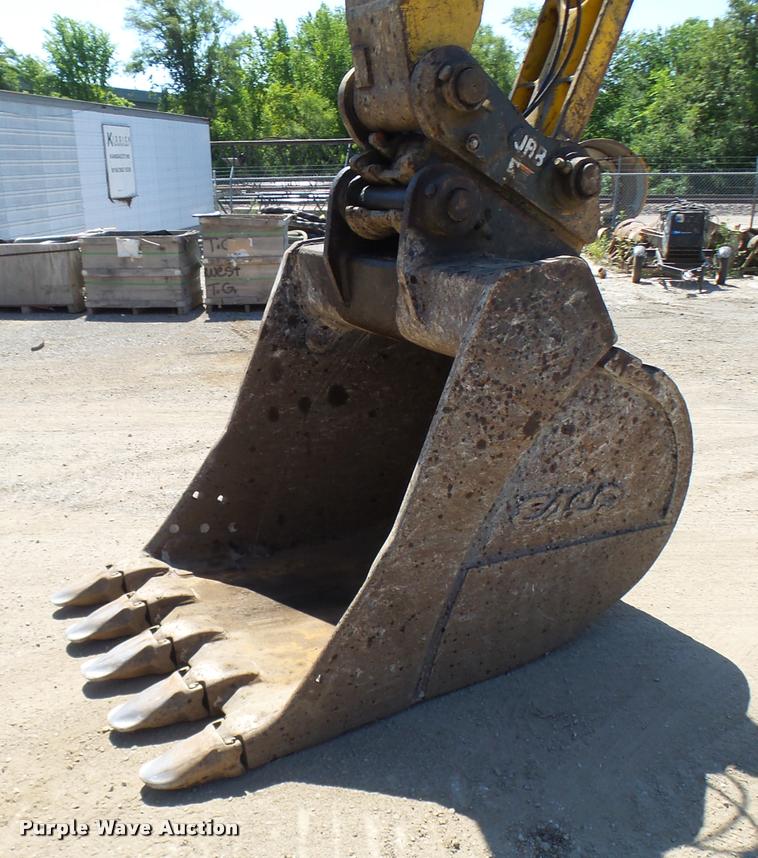 image for item K1848 2005 Komatsu 300LC-7L excavator