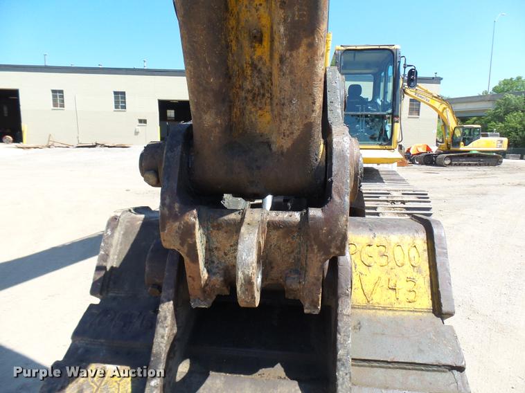 image for item K1848 2005 Komatsu 300LC-7L excavator