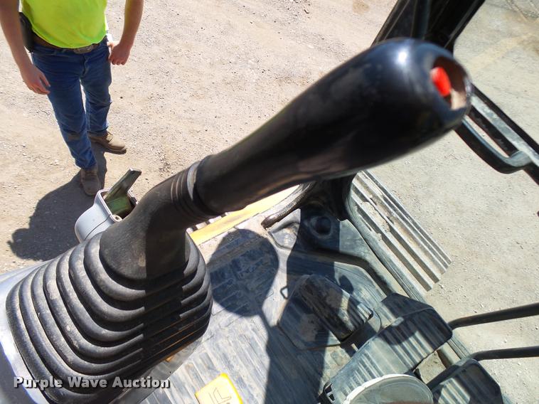 image for item K1849 2004 Komatsu 300LC-7L excavator