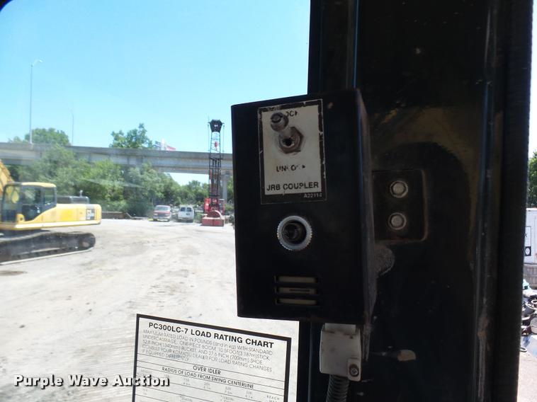 image for item K1849 2004 Komatsu 300LC-7L excavator