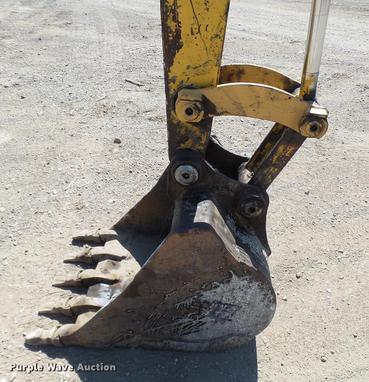 image for item K1850 2005 Komatsu PC40MR-2 mini excavator