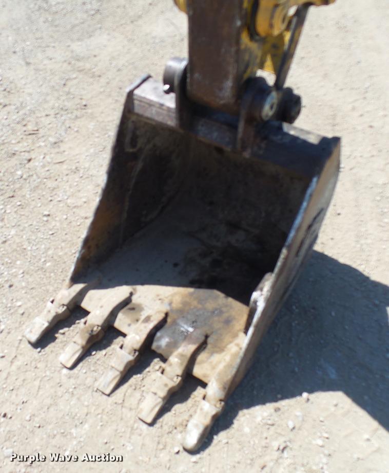 image for item K1850 2005 Komatsu PC40MR-2 mini excavator