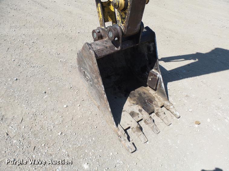 image for item K1850 2005 Komatsu PC40MR-2 mini excavator