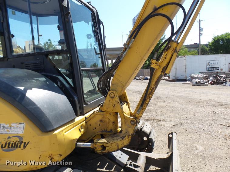 image for item K1850 2005 Komatsu PC40MR-2 mini excavator