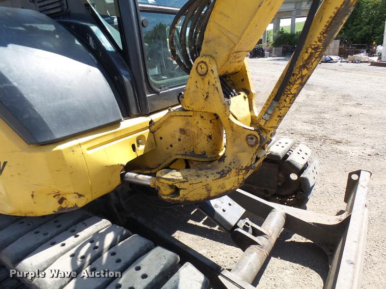 image for item K1850 2005 Komatsu PC40MR-2 mini excavator