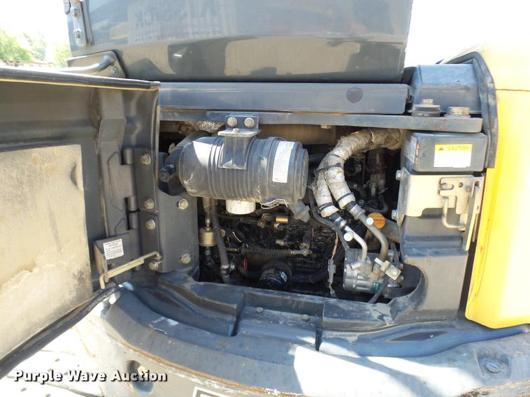 image for item K1850 2005 Komatsu PC40MR-2 mini excavator