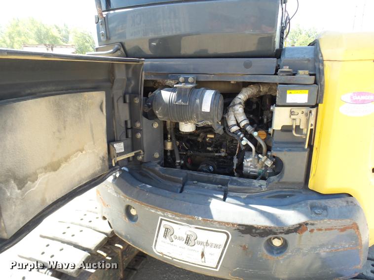 image for item K1850 2005 Komatsu PC40MR-2 mini excavator