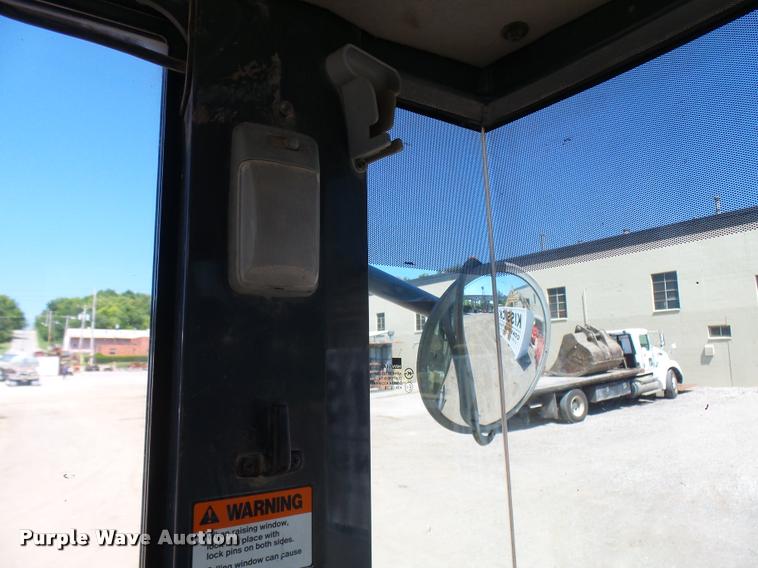 image for item K1850 2005 Komatsu PC40MR-2 mini excavator