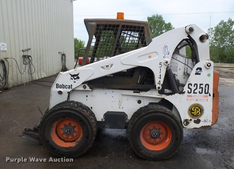 image for item K1852 2003 Bobcat S250 skid steer