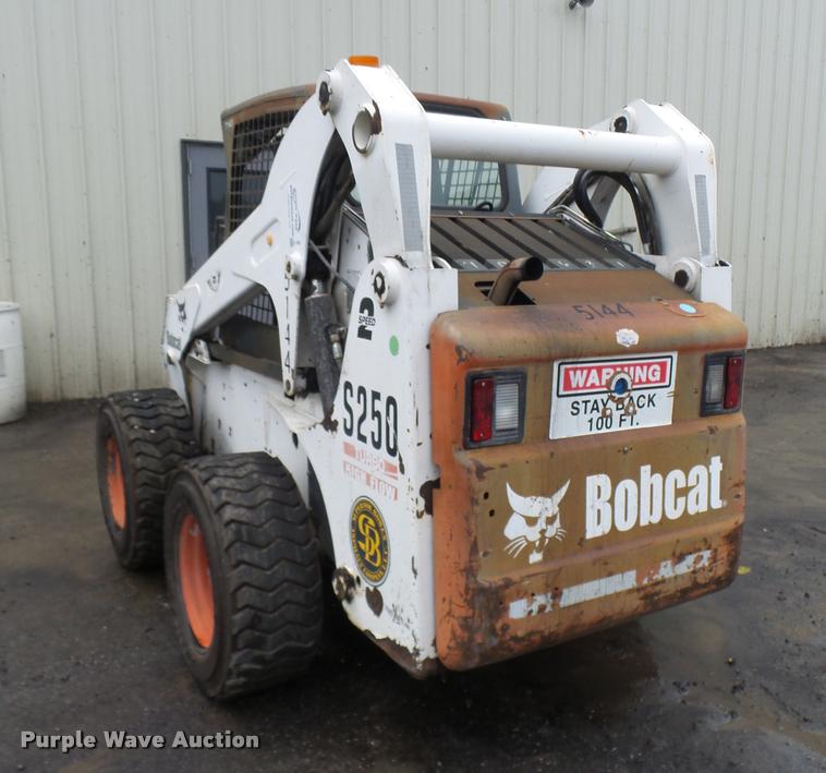 image for item K1852 2003 Bobcat S250 skid steer