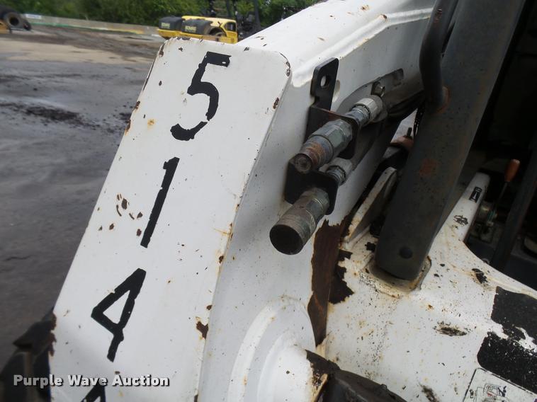 image for item K1852 2003 Bobcat S250 skid steer