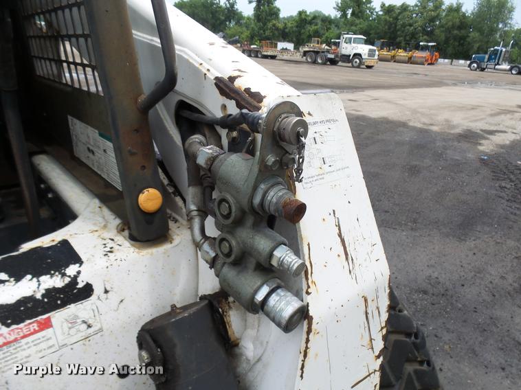 image for item K1852 2003 Bobcat S250 skid steer