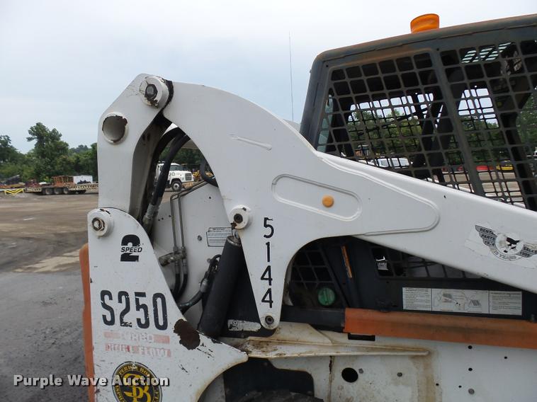 image for item K1852 2003 Bobcat S250 skid steer