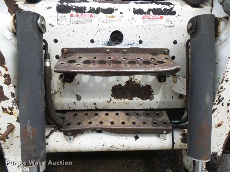 image for item K1852 2003 Bobcat S250 skid steer