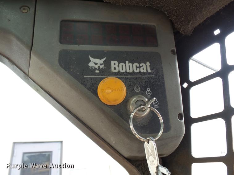 image for item K1852 2003 Bobcat S250 skid steer