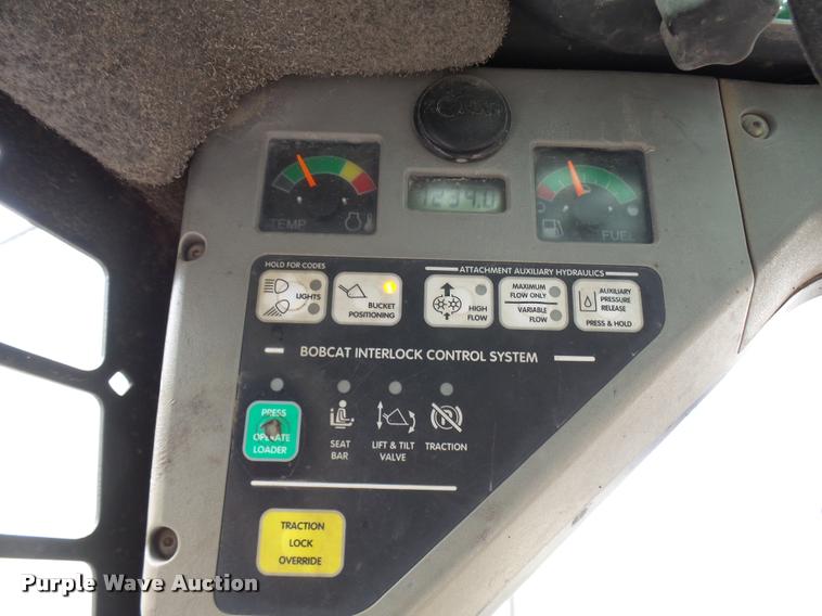 image for item K1852 2003 Bobcat S250 skid steer