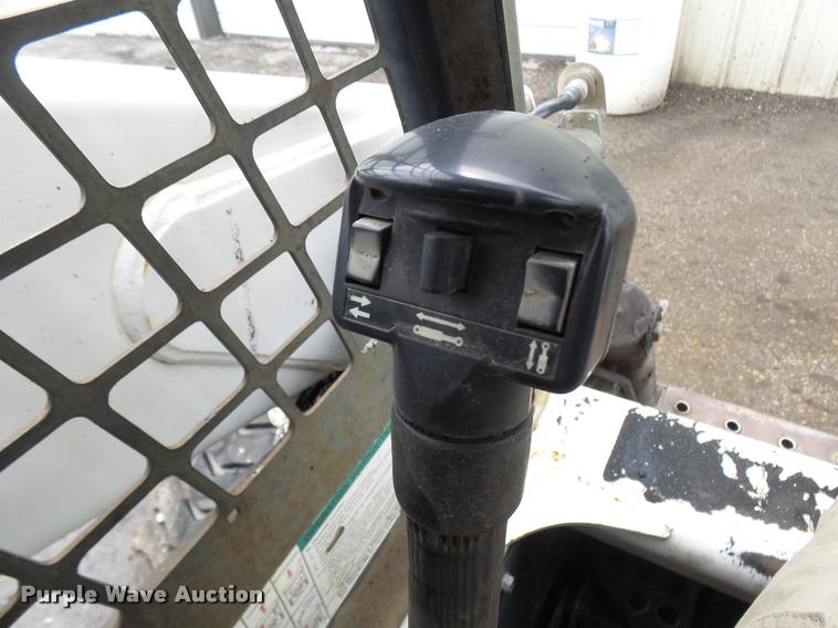 image for item K1852 2003 Bobcat S250 skid steer