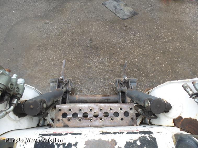 image for item K1852 2003 Bobcat S250 skid steer