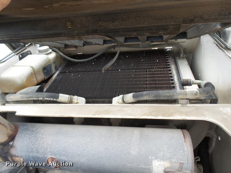 image for item K1852 2003 Bobcat S250 skid steer