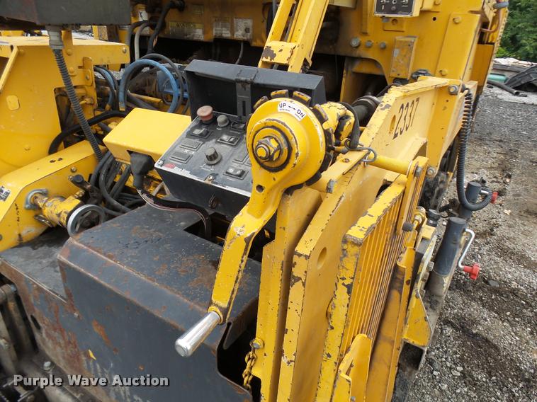 image for item K1853 2004 Blaw Knox PF4410 paver