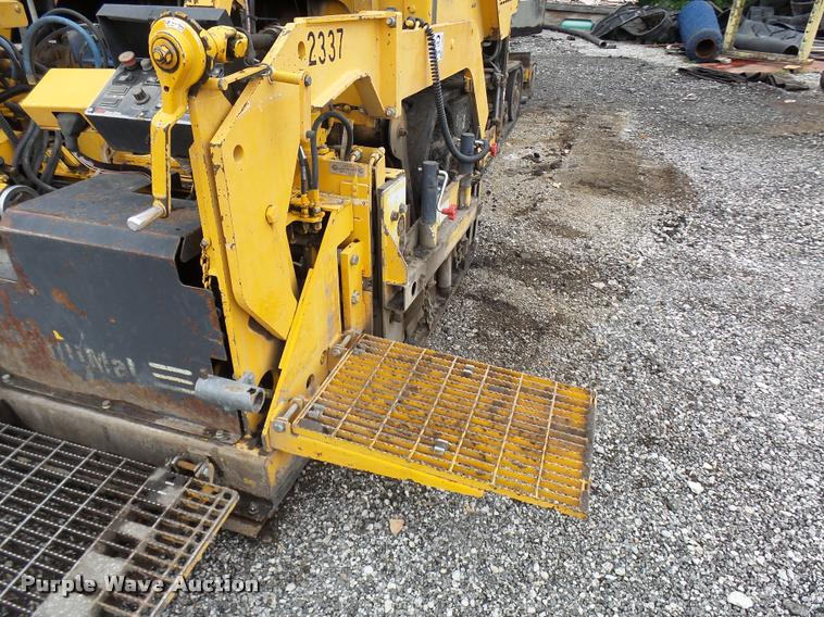 image for item K1853 2004 Blaw Knox PF4410 paver