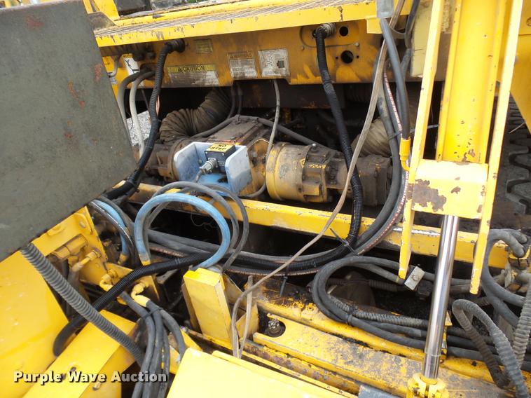 image for item K1853 2004 Blaw Knox PF4410 paver