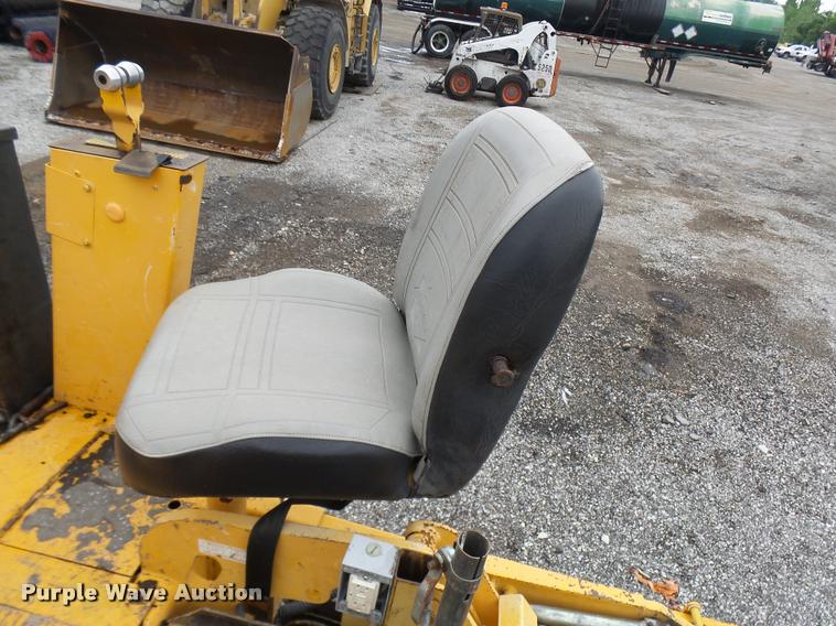 image for item K1853 2004 Blaw Knox PF4410 paver