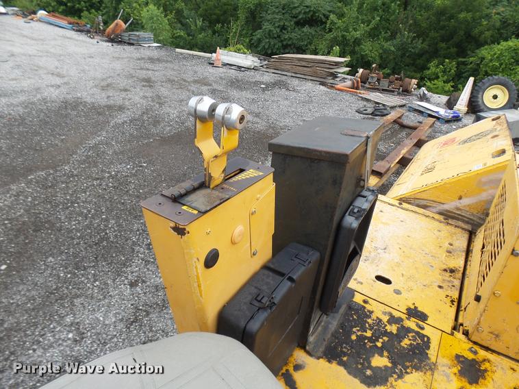 image for item K1853 2004 Blaw Knox PF4410 paver