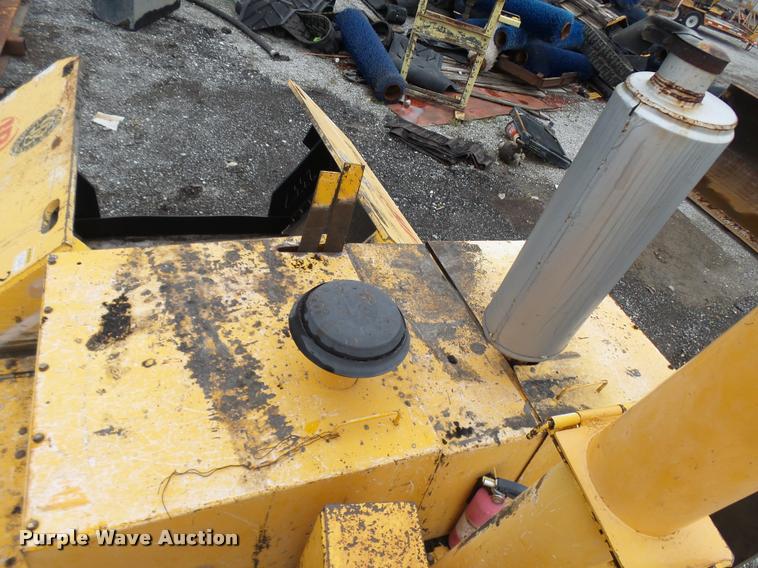 image for item K1853 2004 Blaw Knox PF4410 paver