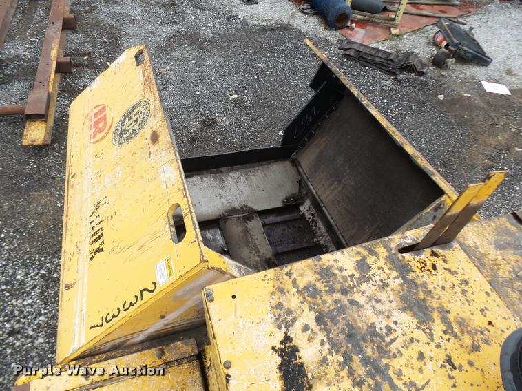 image for item K1853 2004 Blaw Knox PF4410 paver