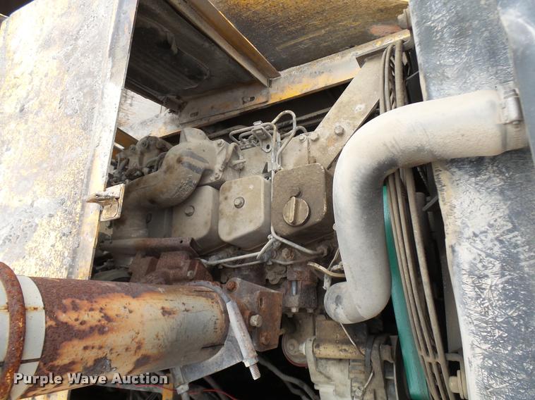 image for item K1853 2004 Blaw Knox PF4410 paver