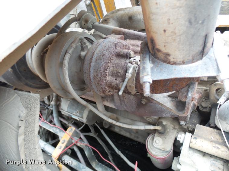 image for item K1853 2004 Blaw Knox PF4410 paver